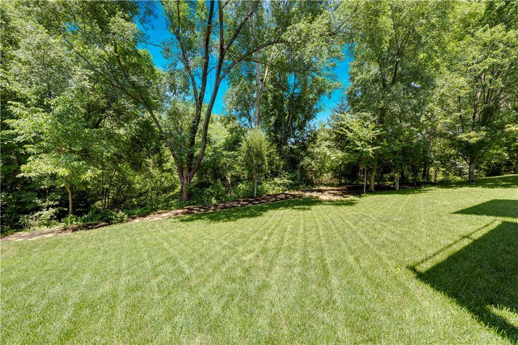 25312 West 96th Terrace, Lenexa, KS 66227
