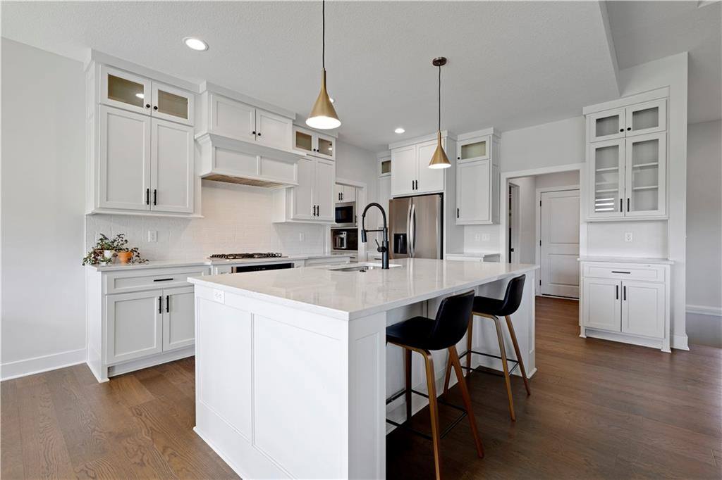 17766 South Myrna Drive, Olathe, KS 66062