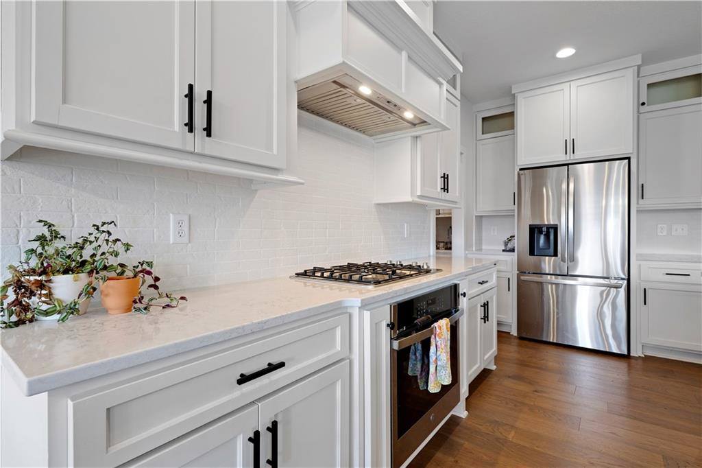 17766 South Myrna Drive, Olathe, KS 66062
