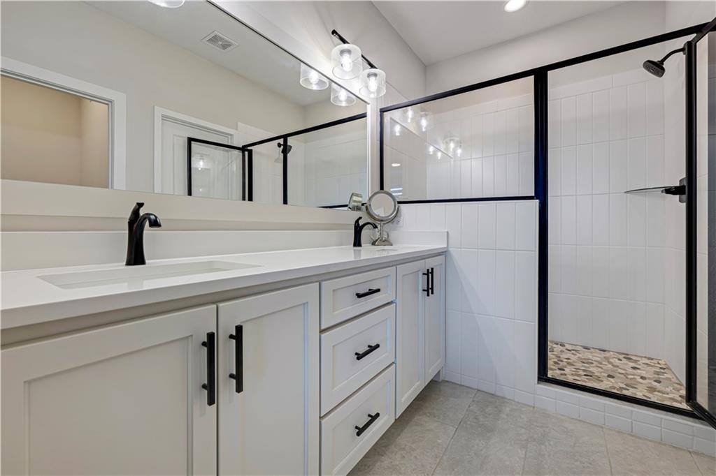 17766 South Myrna Drive, Olathe, KS 66062
