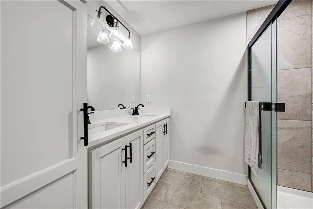 17766 South Myrna Drive, Olathe, KS 66062