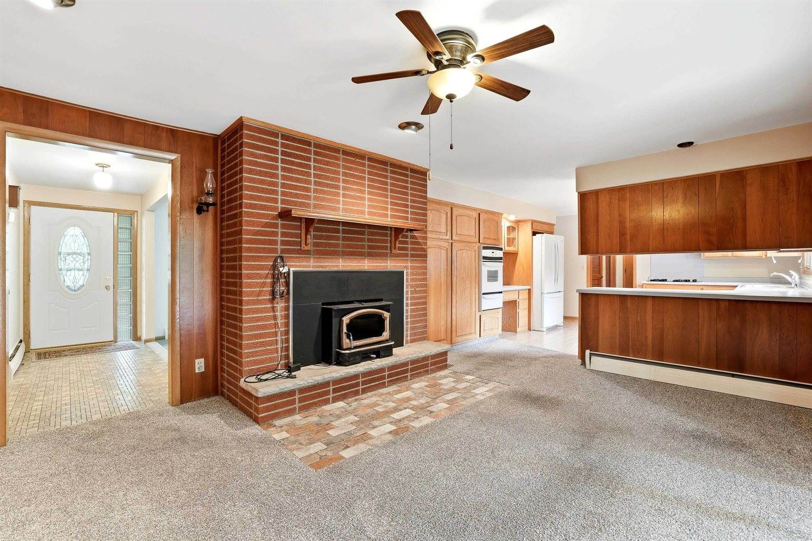 719 Sunset Avenue, Stevens Point, WI 54481