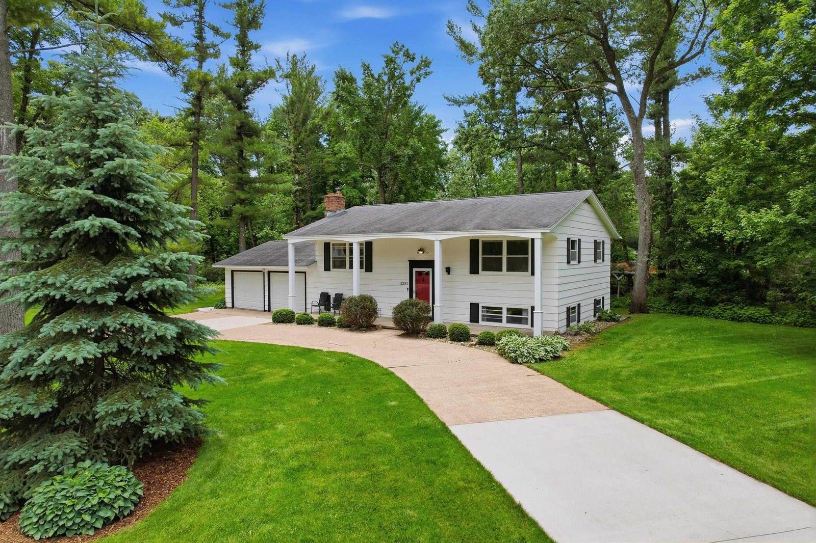 2251 Beechwood Drive, Plover, WI 54467