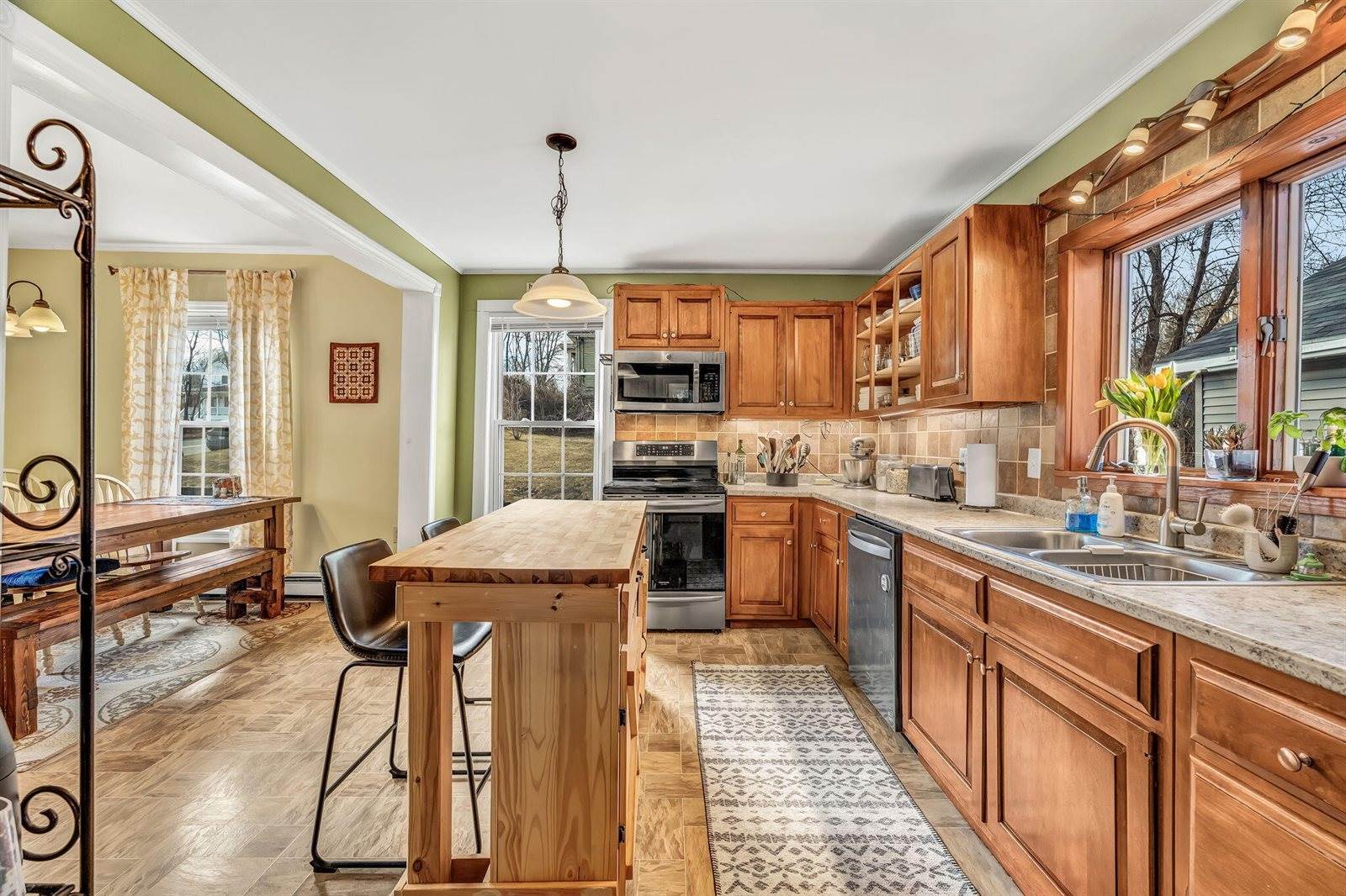 60 Main Road South, Hampden, ME 04444