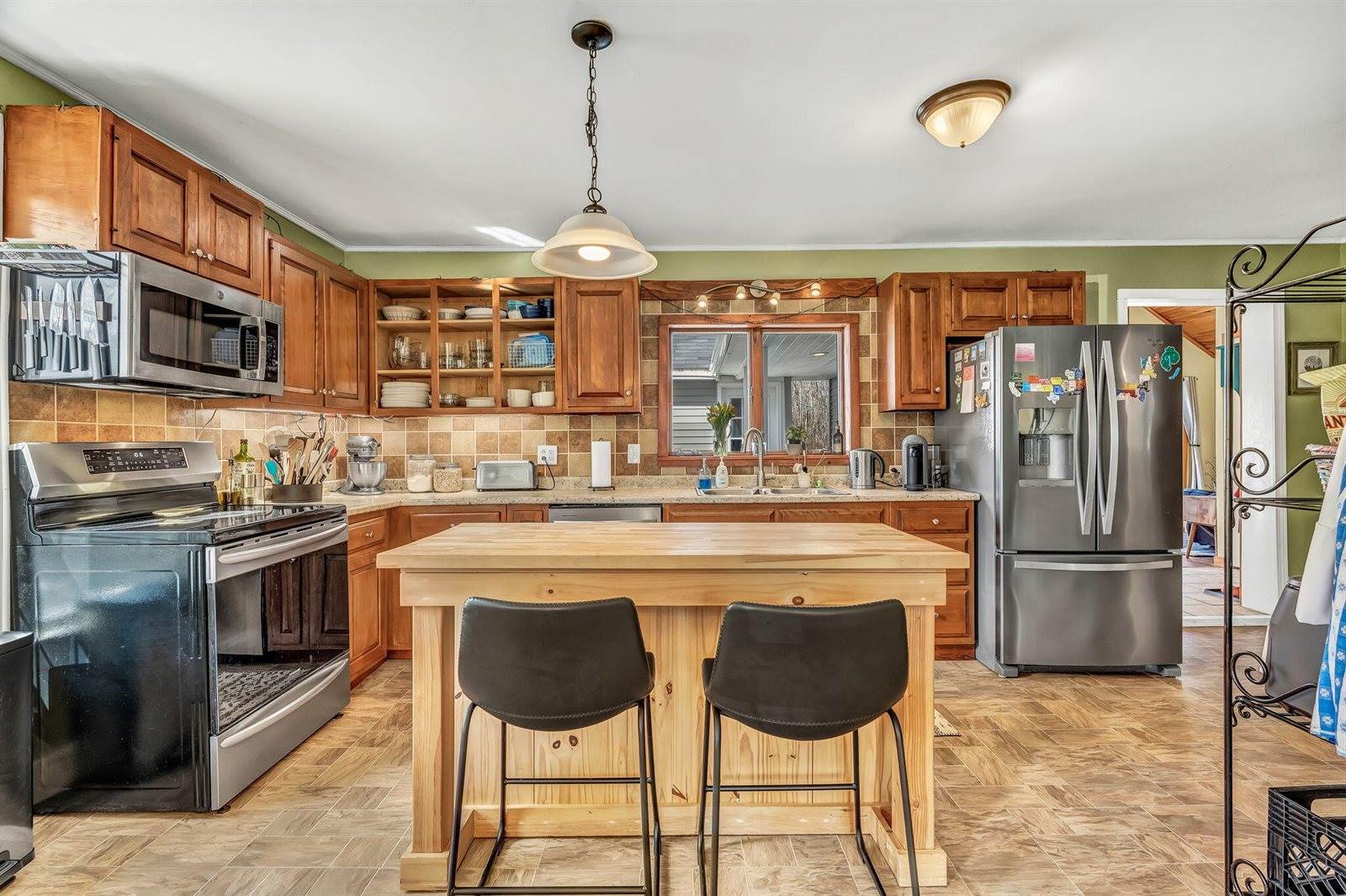 60 Main Road South, Hampden, ME 04444