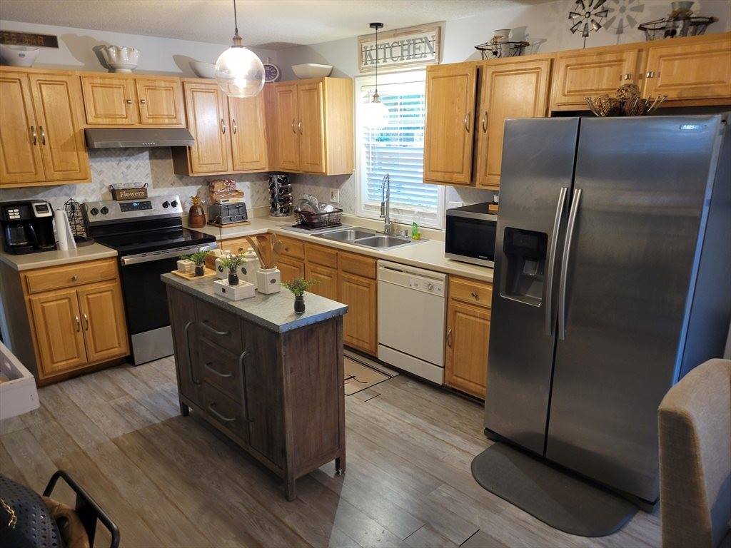 142 Jasper, Springfield, MA 01109