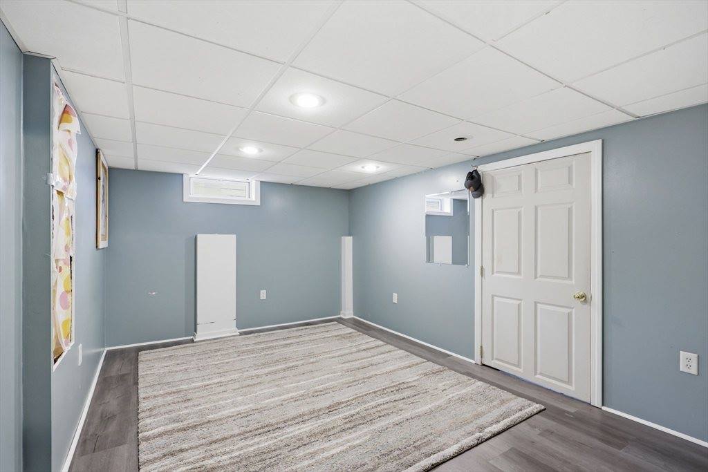 63 Fordham St, Springfield, MA 01104