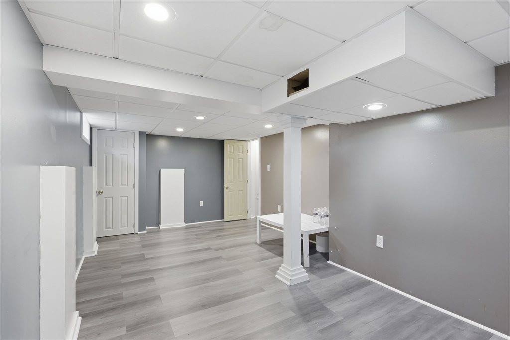 63 Fordham St, Springfield, MA 01104