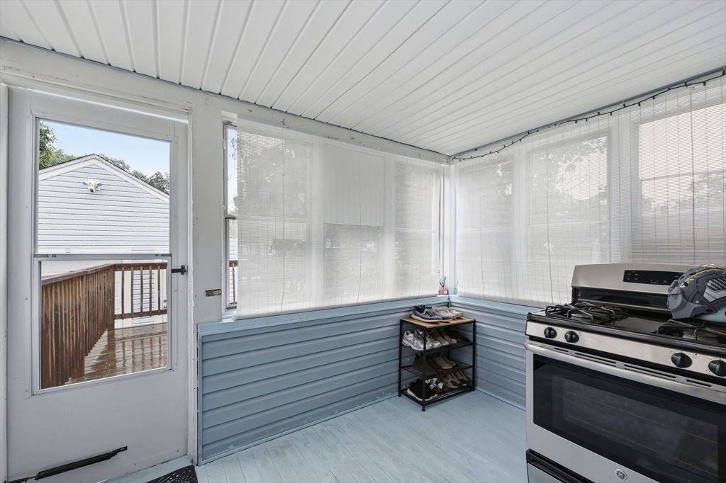 63 Fordham St, Springfield, MA 01104
