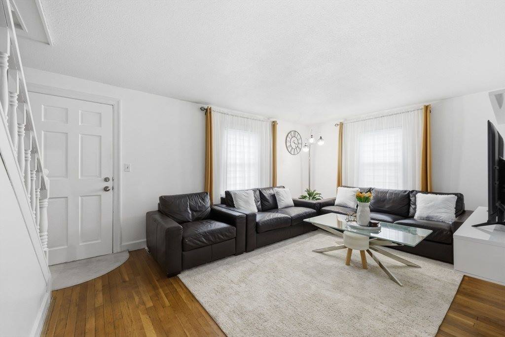 63 Fordham St, Springfield, MA 01104