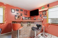 63 Fordham St, Springfield, MA 01104