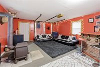 63 Fordham St, Springfield, MA 01104
