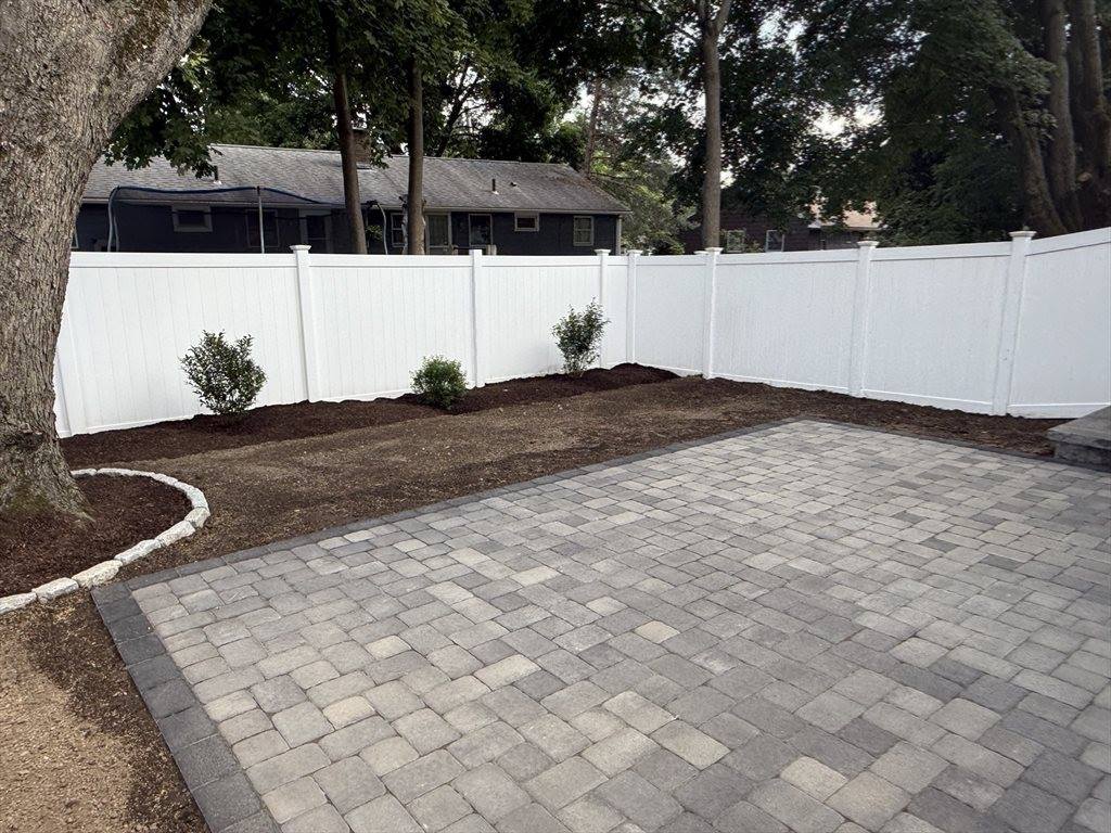 350 South Rd, Bedford, MA 01730