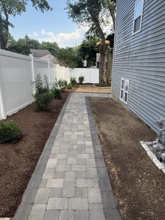 350 South Rd, Bedford, MA 01730