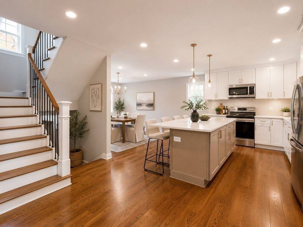 350 South Rd, Bedford, MA 01730