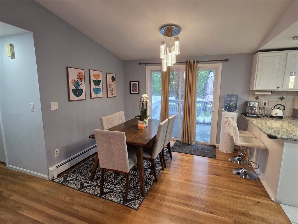 1 E Dexter Ave, Woburn, MA 01801