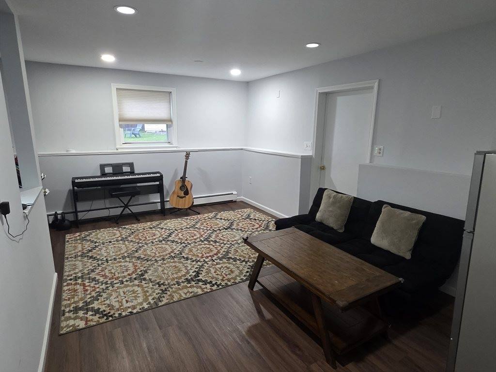 1 E Dexter Ave, Woburn, MA 01801