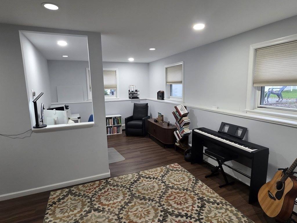 1 E Dexter Ave, Woburn, MA 01801