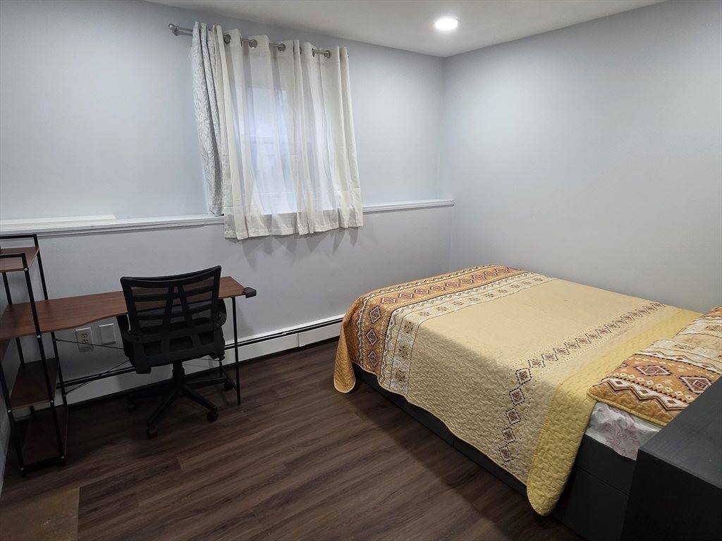1 E Dexter Ave, Woburn, MA 01801