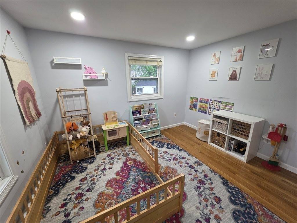 1 E Dexter Ave, Woburn, MA 01801