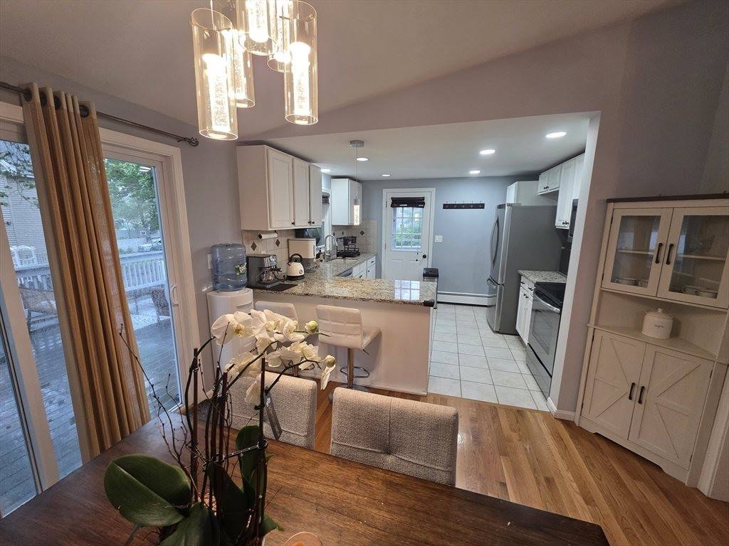 1 E Dexter Ave, Woburn, MA 01801