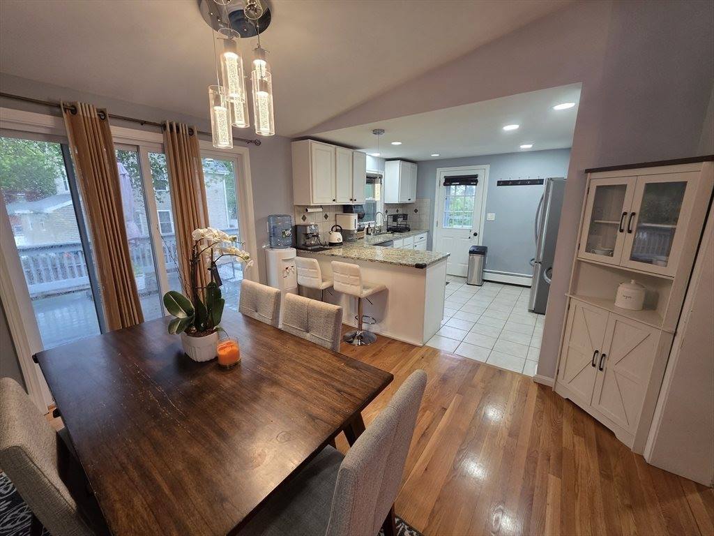1 E Dexter Ave, Woburn, MA 01801