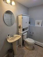 1 E Dexter Ave, Woburn, MA 01801