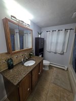 1 E Dexter Ave, Woburn, MA 01801