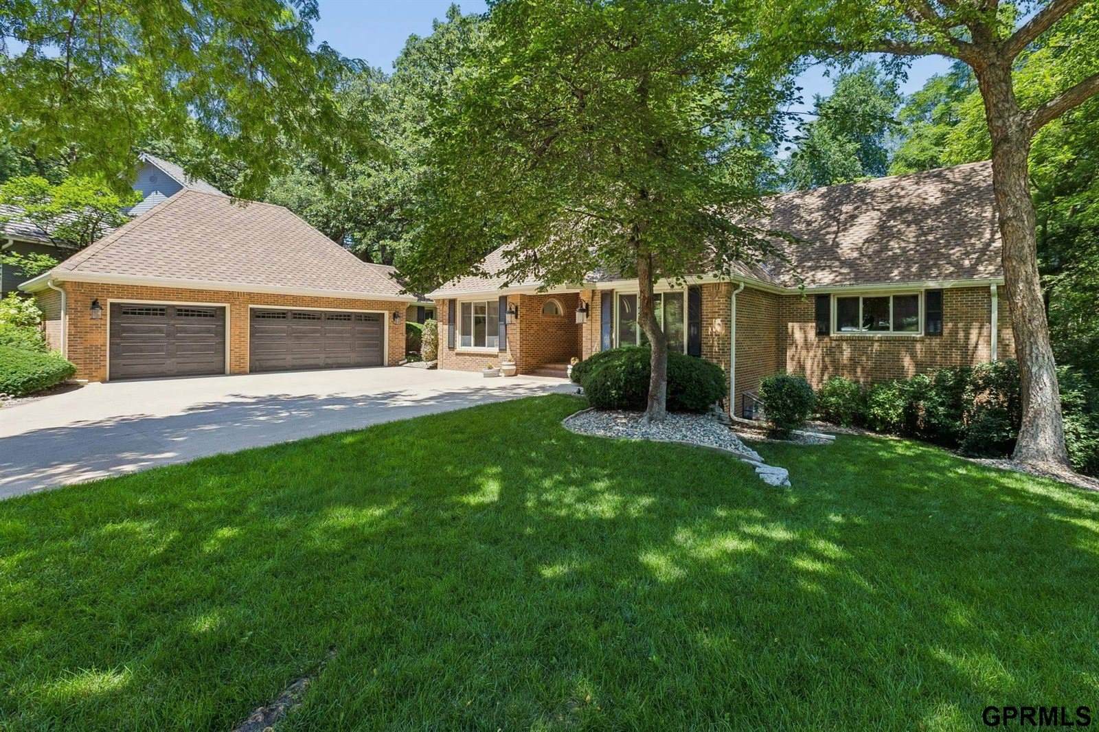 2623 South 96 Circle, Omaha, NE 68124