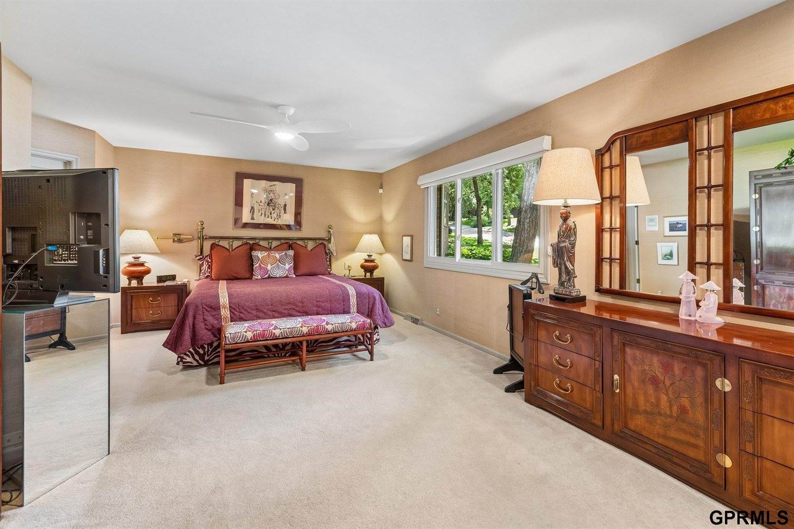 2623 South 96 Circle, Omaha, NE 68124