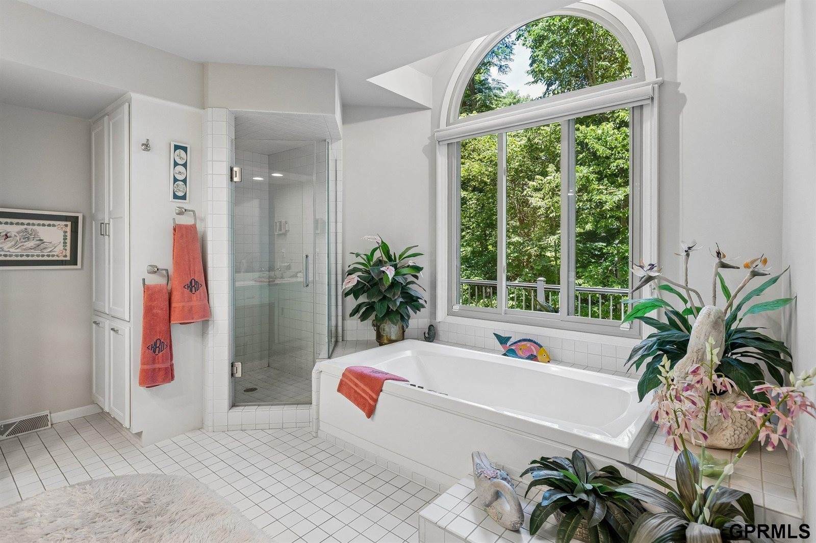2623 South 96 Circle, Omaha, NE 68124