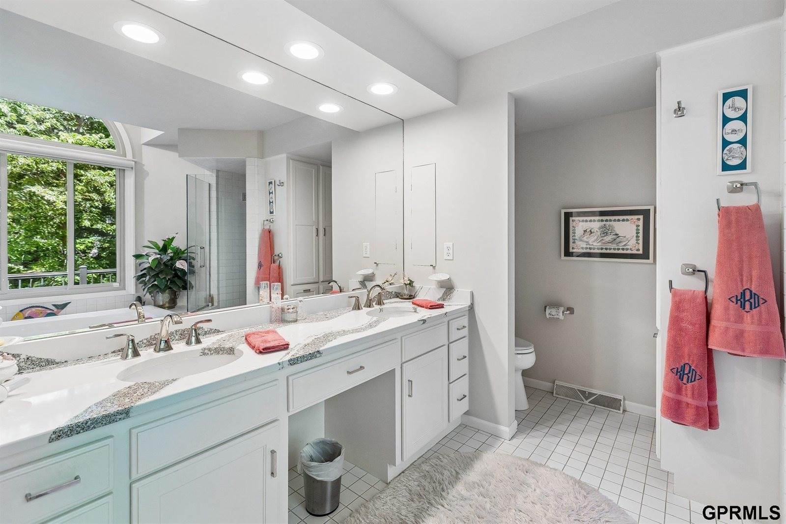 2623 South 96 Circle, Omaha, NE 68124