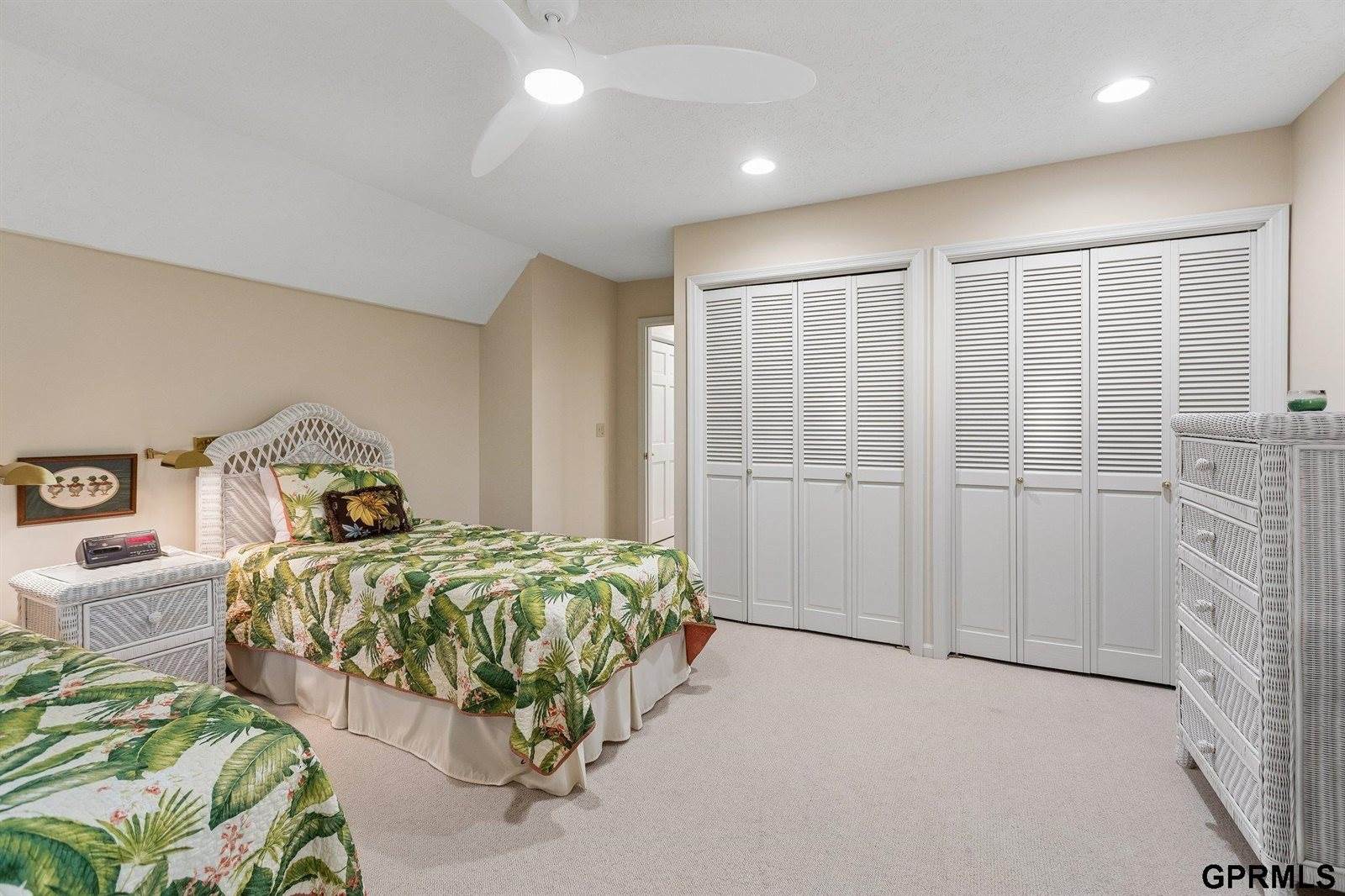 2623 South 96 Circle, Omaha, NE 68124