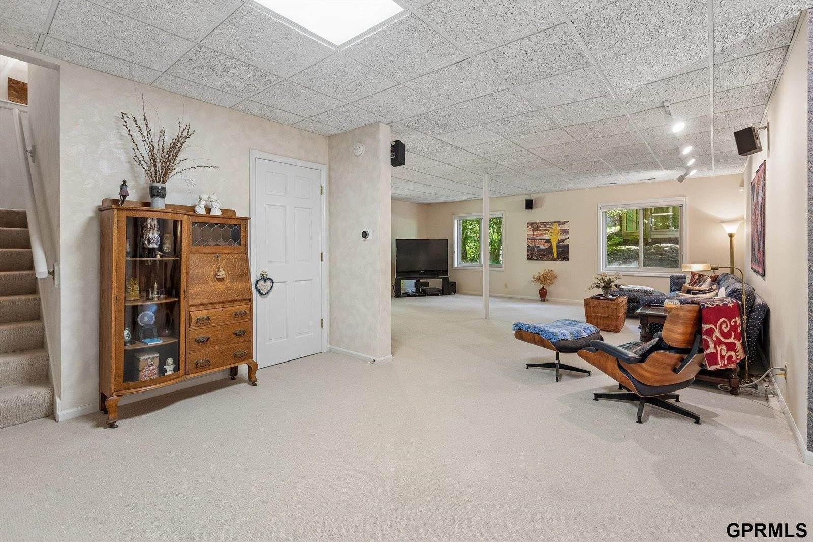 2623 South 96 Circle, Omaha, NE 68124