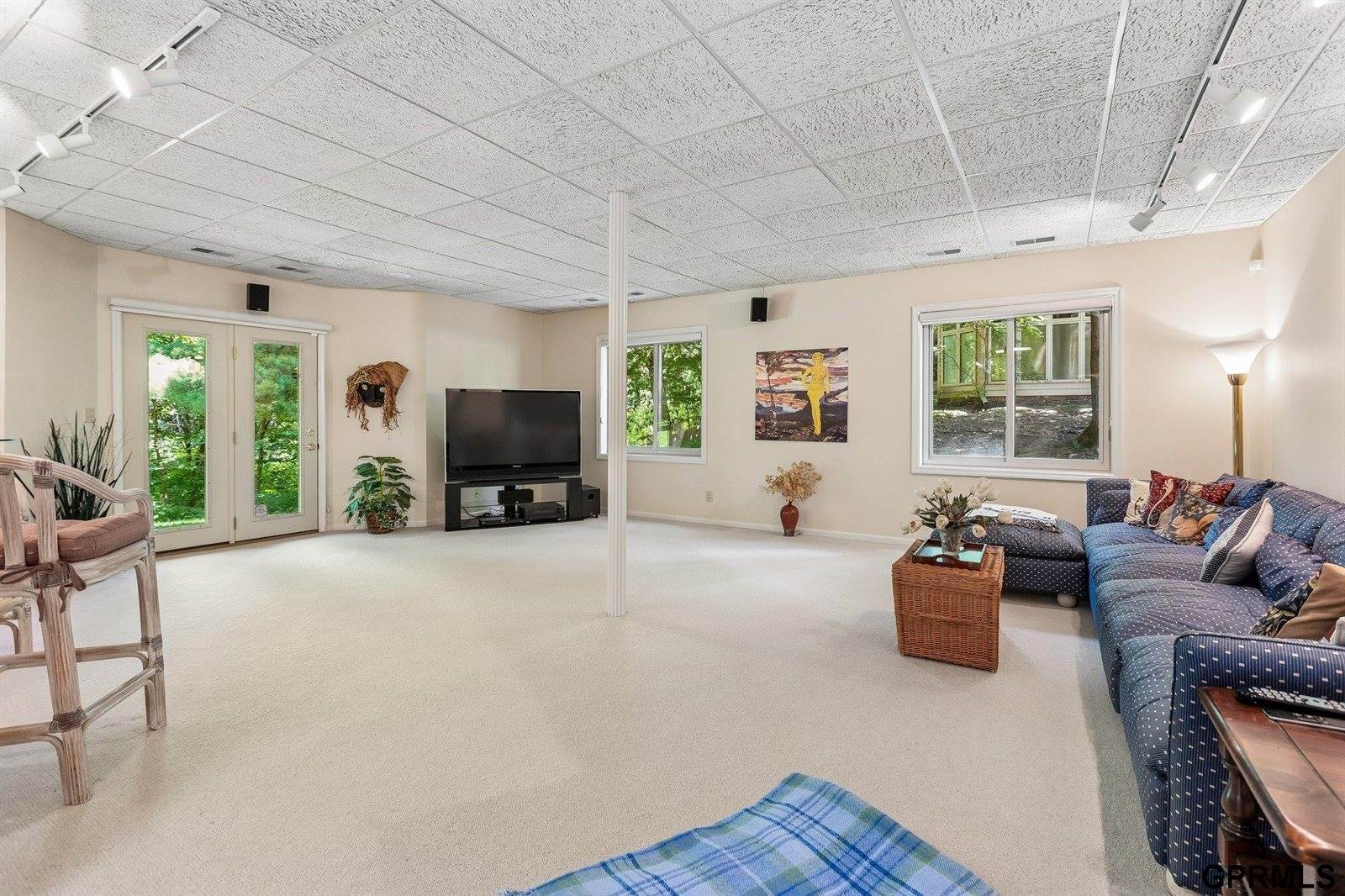 2623 South 96 Circle, Omaha, NE 68124