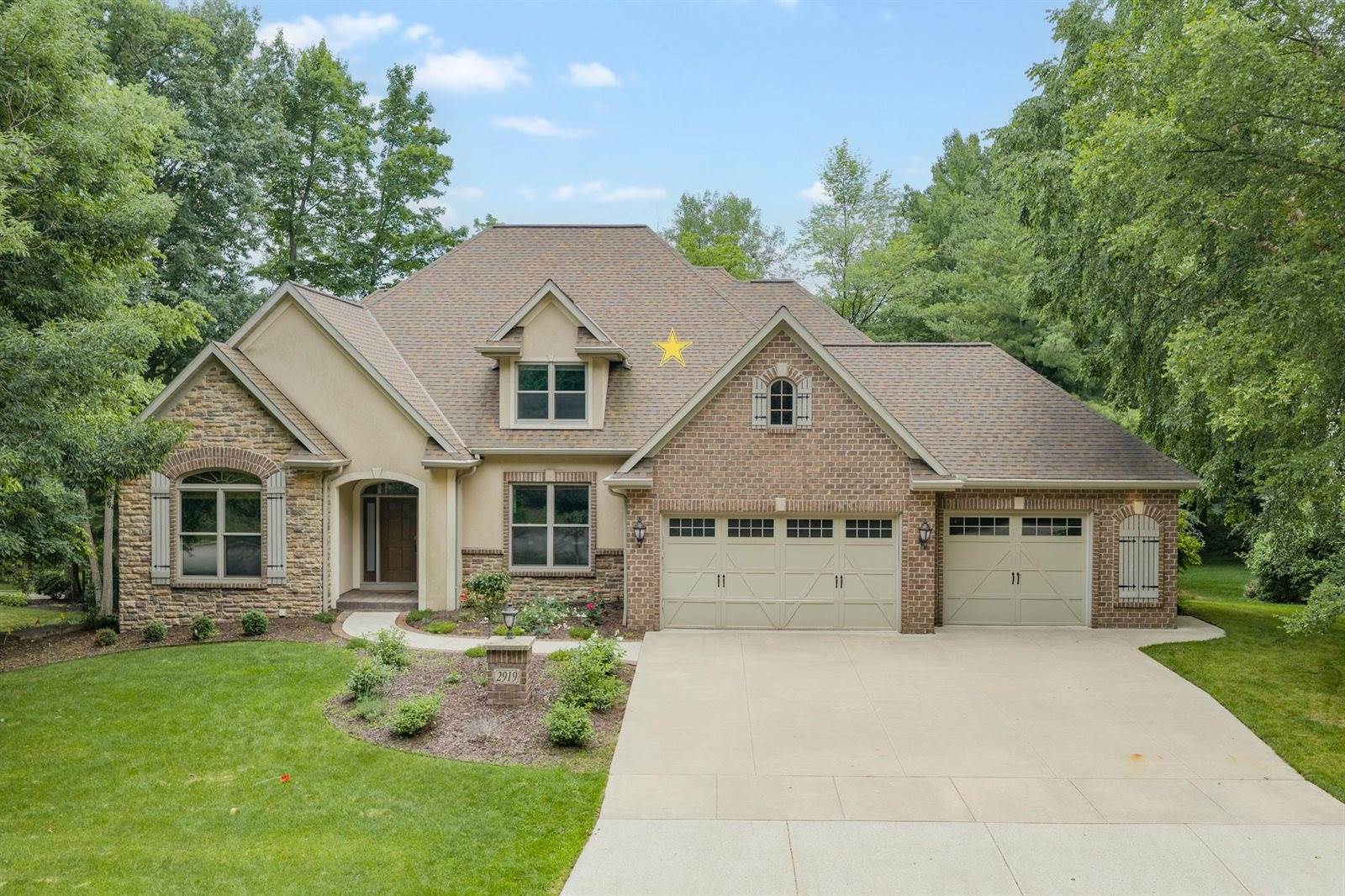 2919 Shelter Creek Court, Green Bay, WI 54313