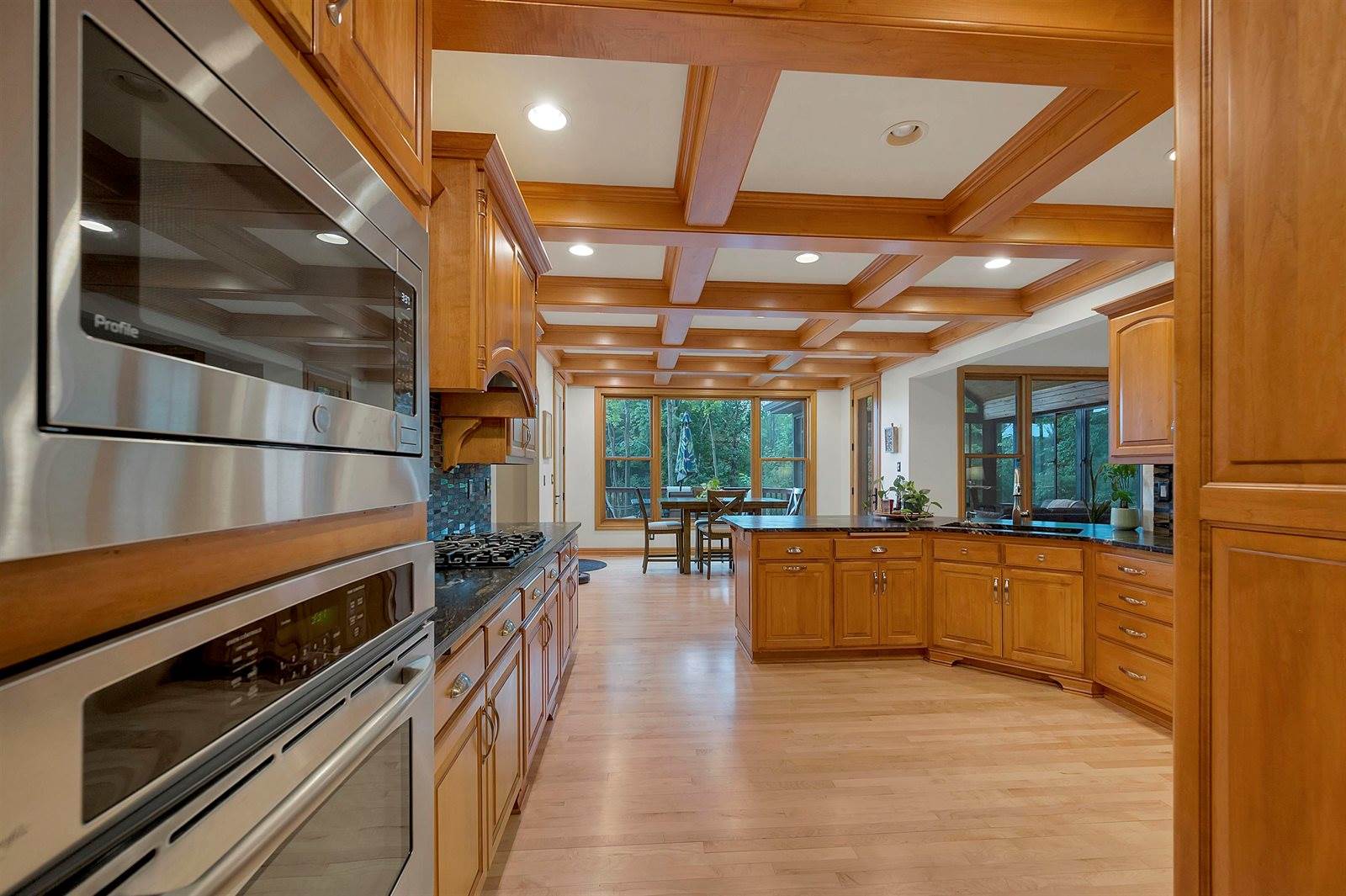 2919 Shelter Creek Court, Green Bay, WI 54313