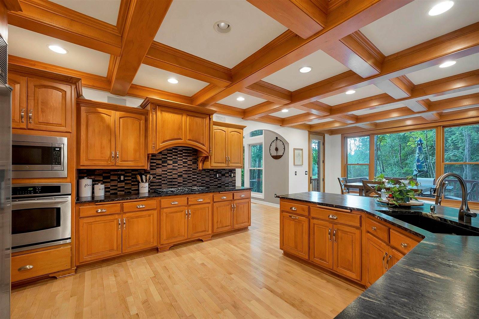 2919 Shelter Creek Court, Green Bay, WI 54313