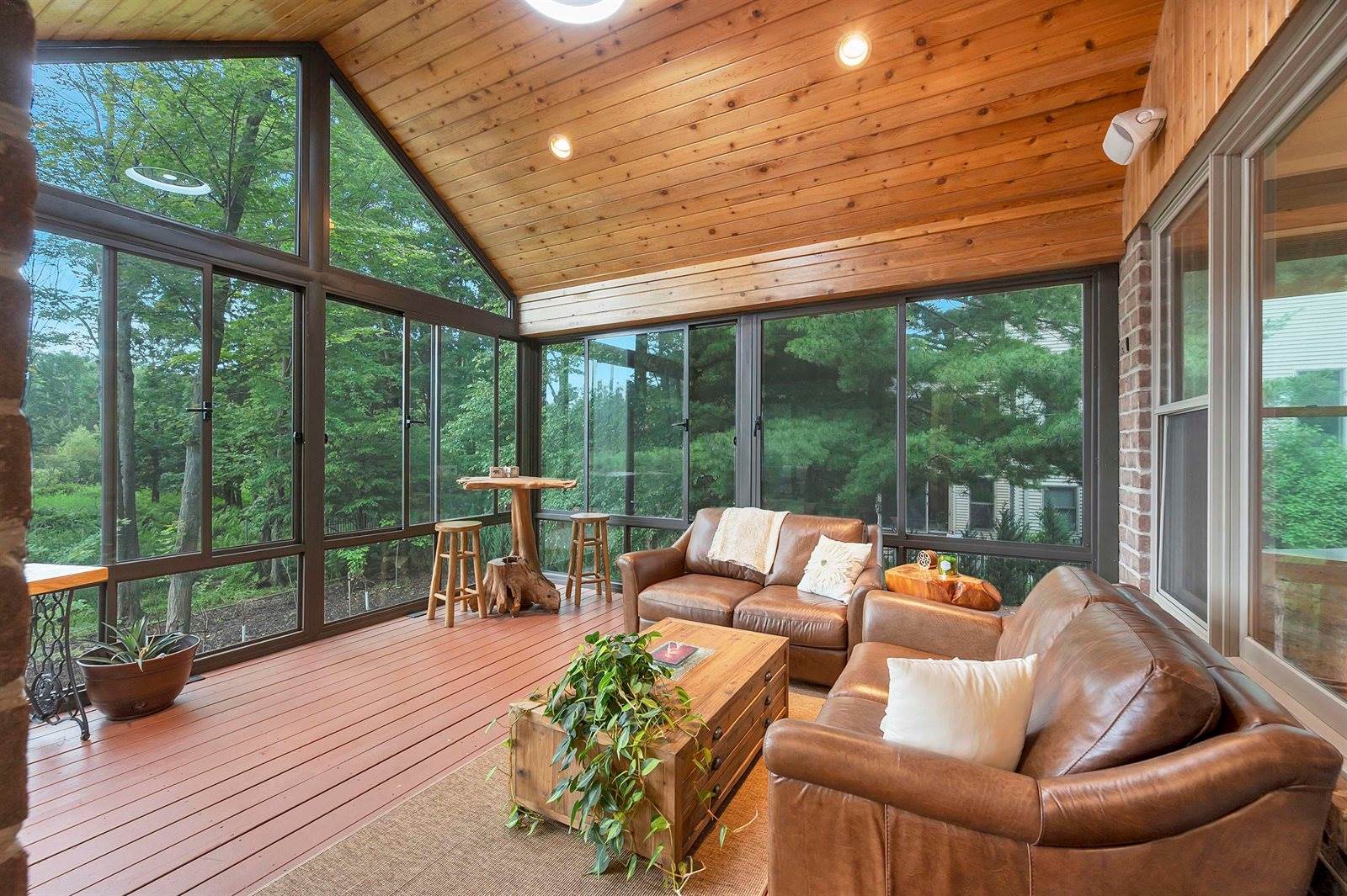 2919 Shelter Creek Court, Green Bay, WI 54313