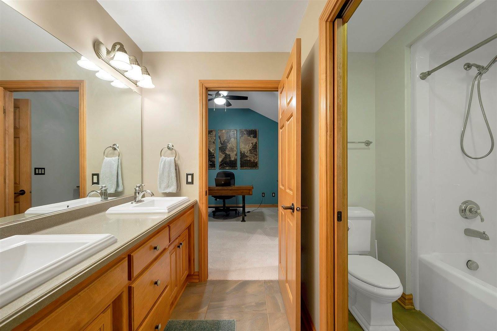 2919 Shelter Creek Court, Green Bay, WI 54313