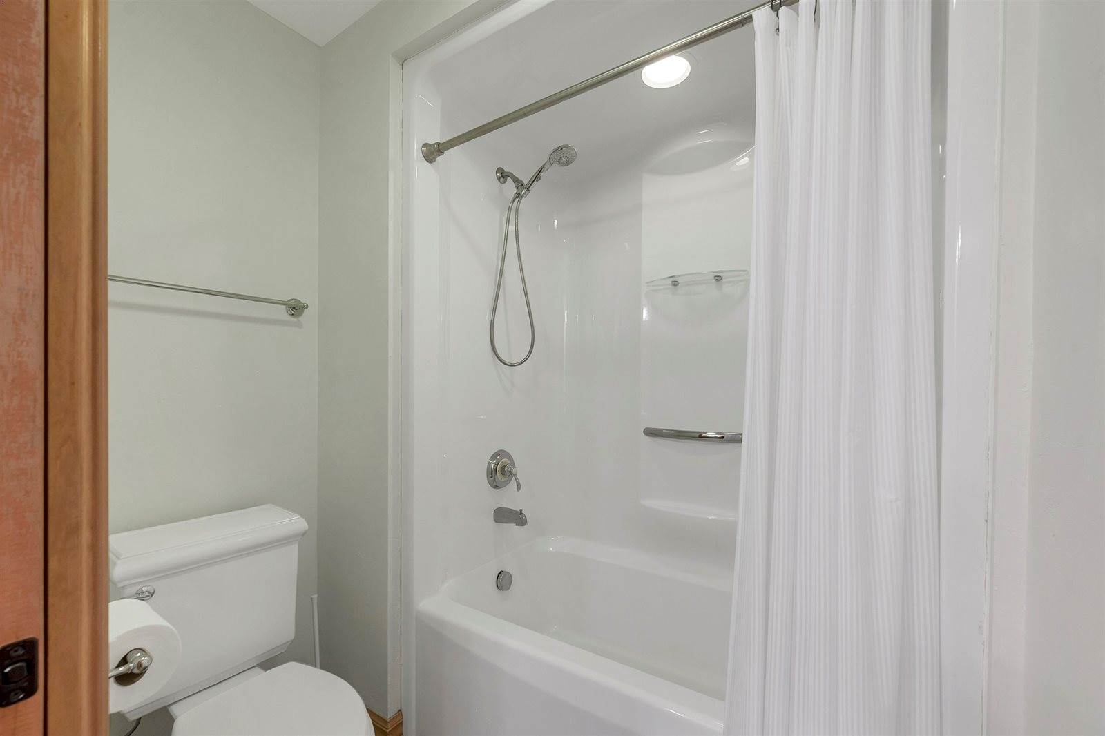 2919 Shelter Creek Court, Green Bay, WI 54313