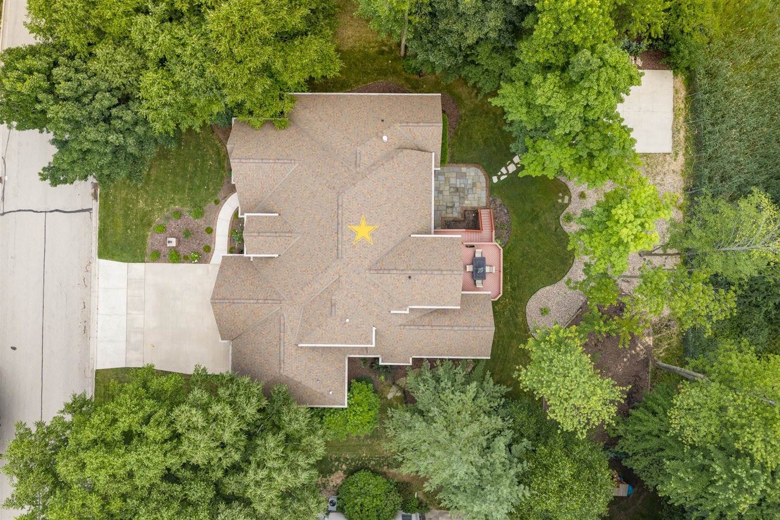 2919 Shelter Creek Court, Green Bay, WI 54313