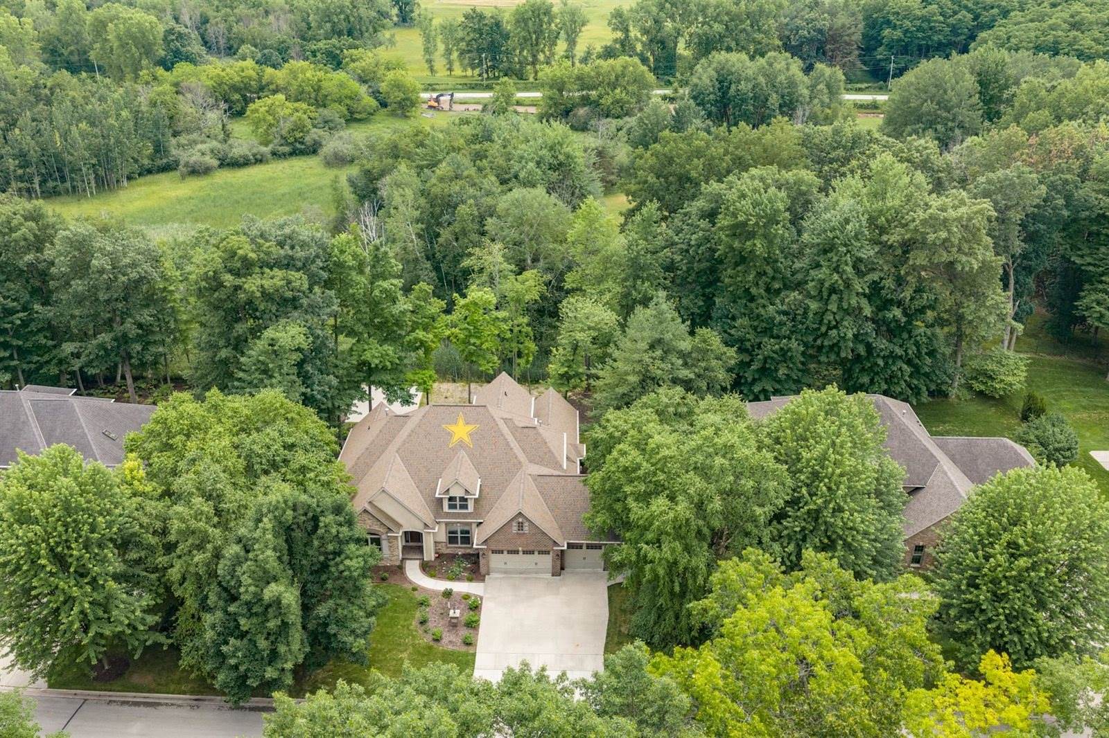 2919 Shelter Creek Court, Green Bay, WI 54313