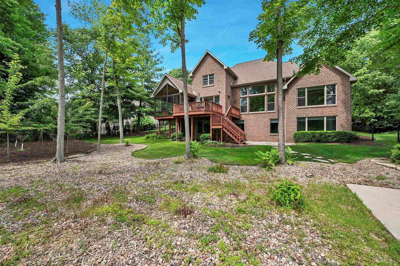 2919 Shelter Creek Court, Green Bay, WI 54313