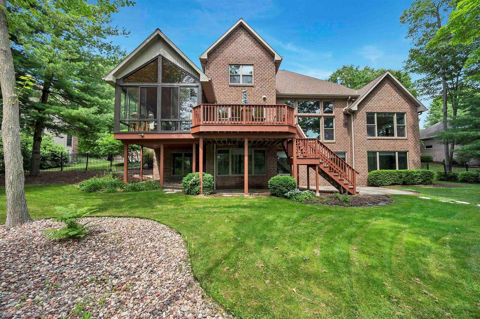 2919 Shelter Creek Court, Green Bay, WI 54313
