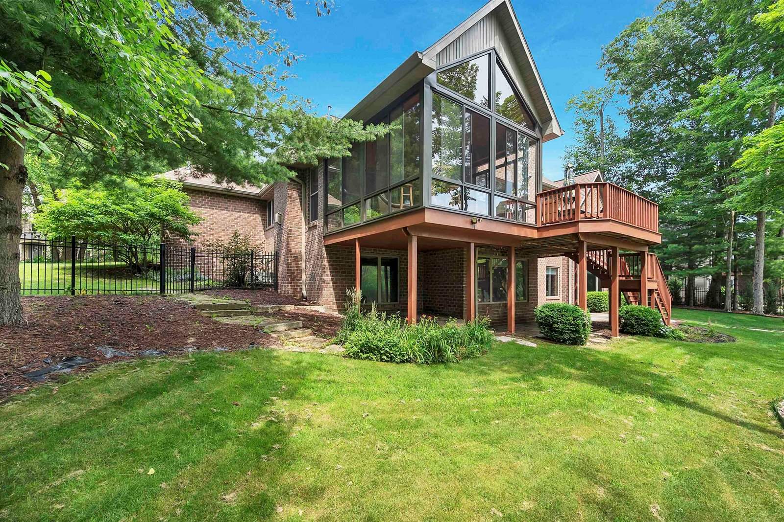 2919 Shelter Creek Court, Green Bay, WI 54313