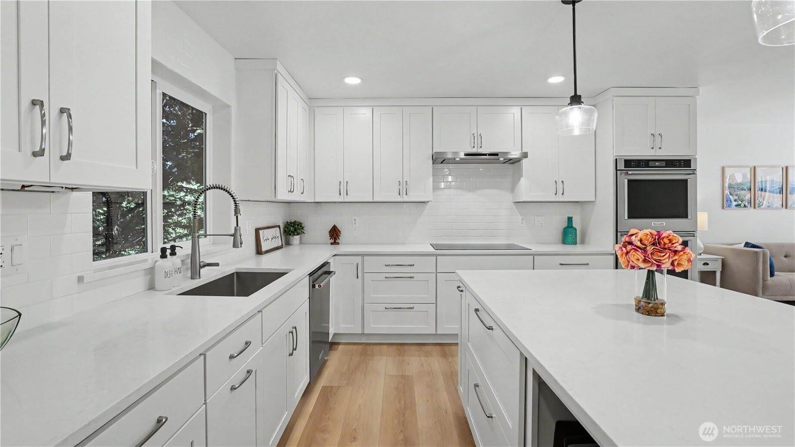 14719 102nd Avenue NE, Bothell, WA 98011