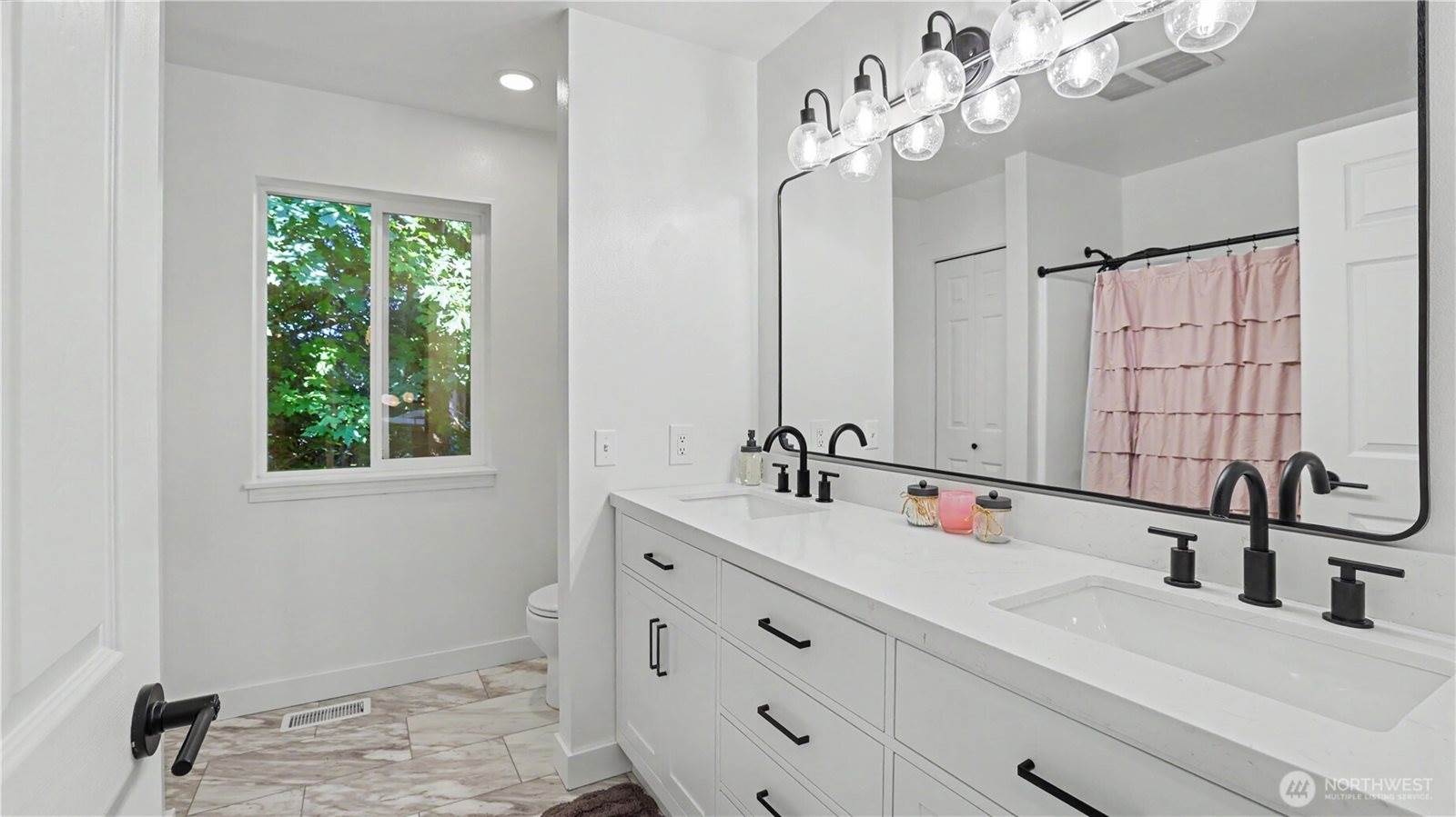 14719 102nd Avenue NE, Bothell, WA 98011