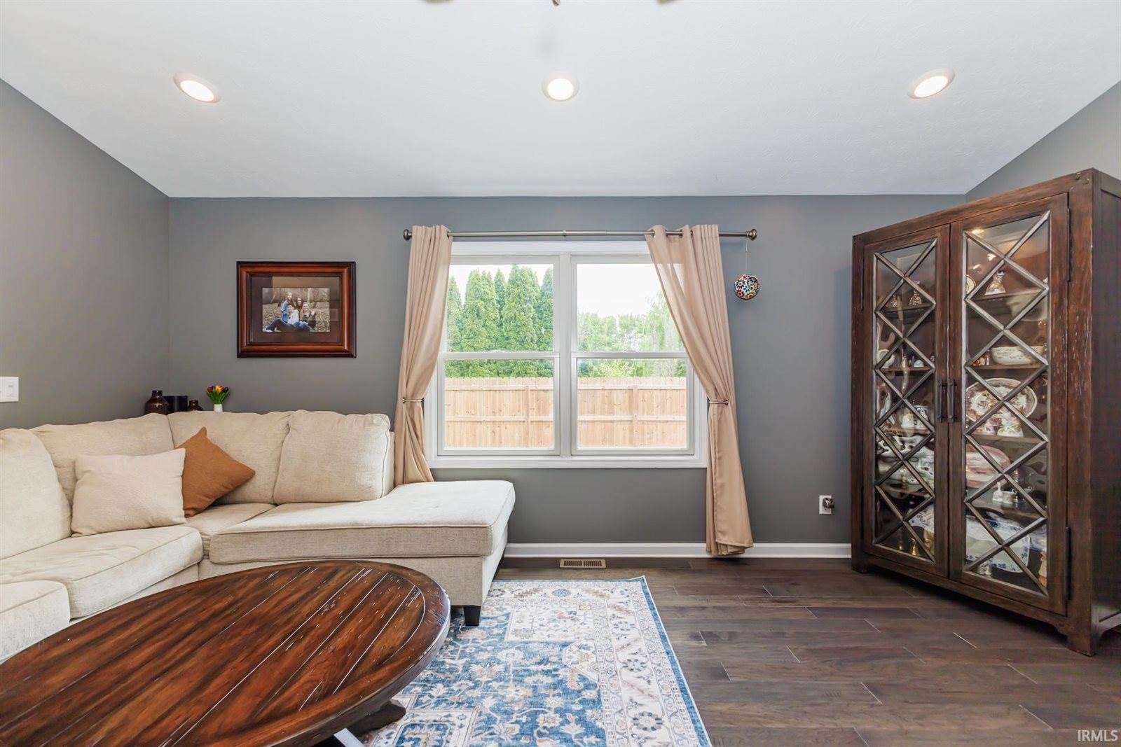9805 Oak Hammock Drive, Yorktown, IN 47396