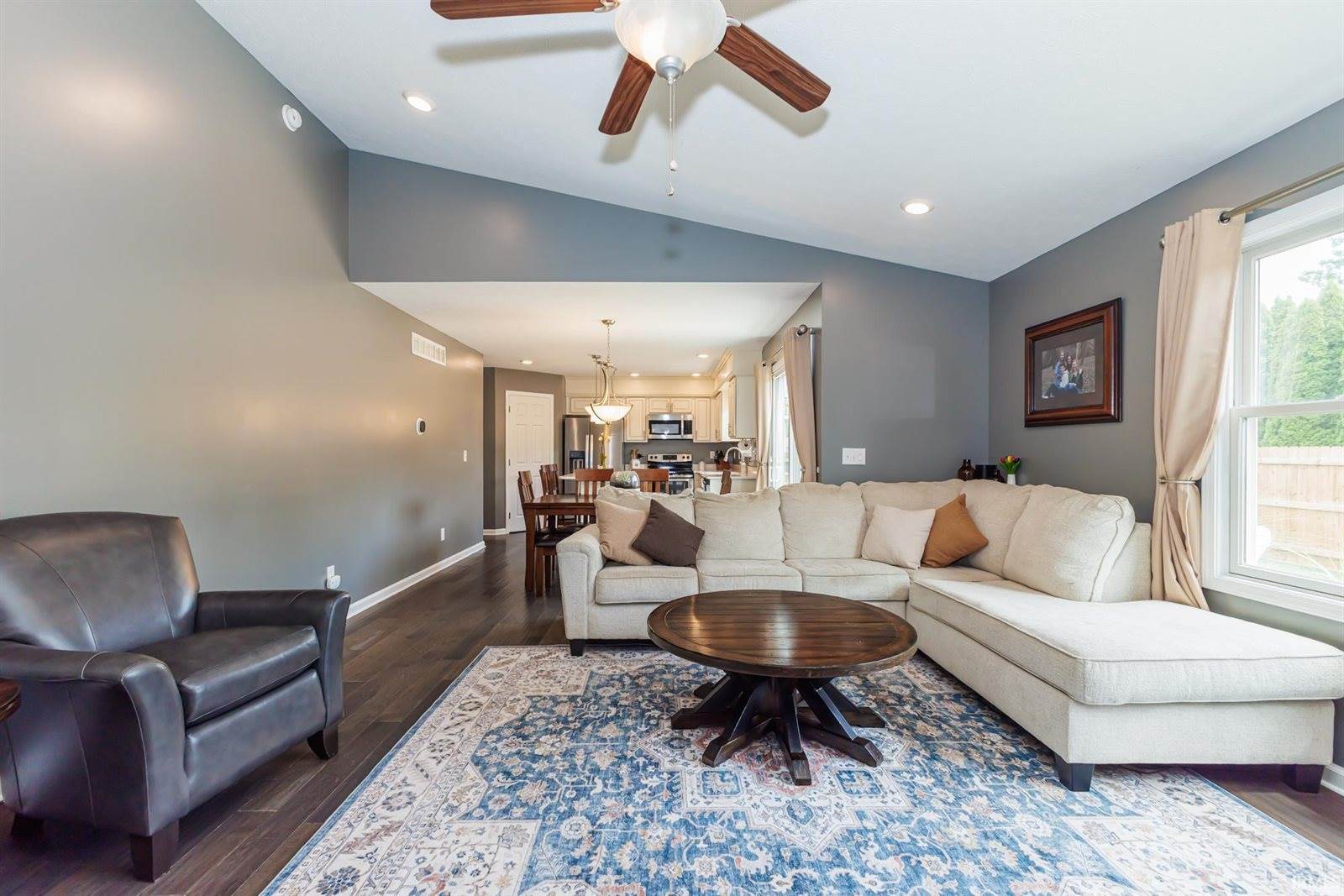 9805 Oak Hammock Drive, Yorktown, IN 47396
